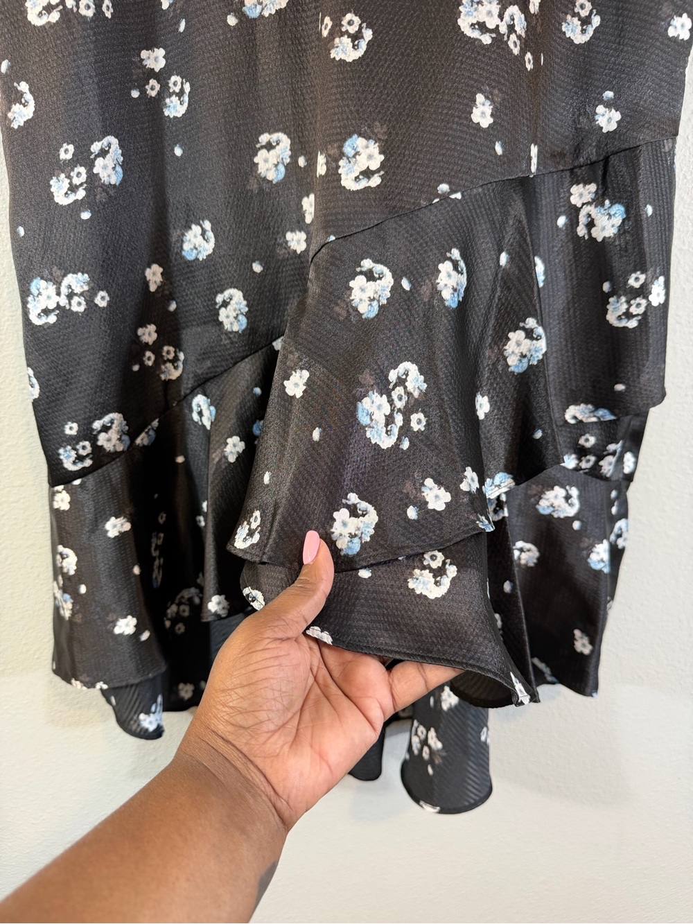 Alfani Black Satin Midi Skirt Size 12 Floral Print Hi Low Casual Modest Tiered - Picture 3 of 8